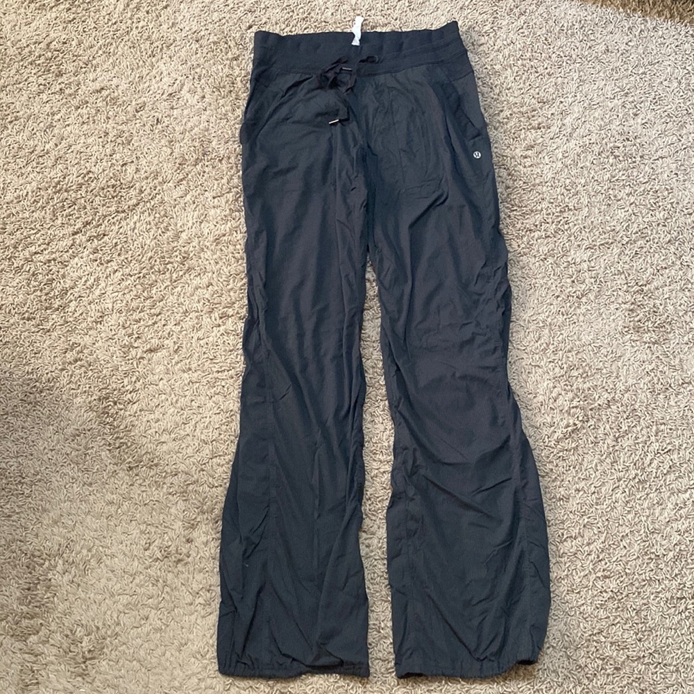 Athleta black lightweight pants with pockets size small